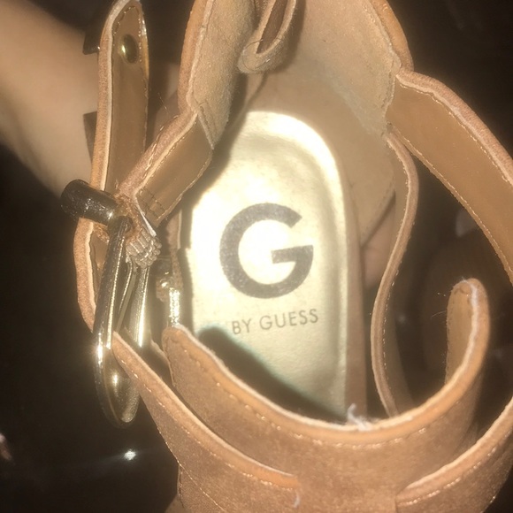 Guess high heel boots - Picture 2 of 3